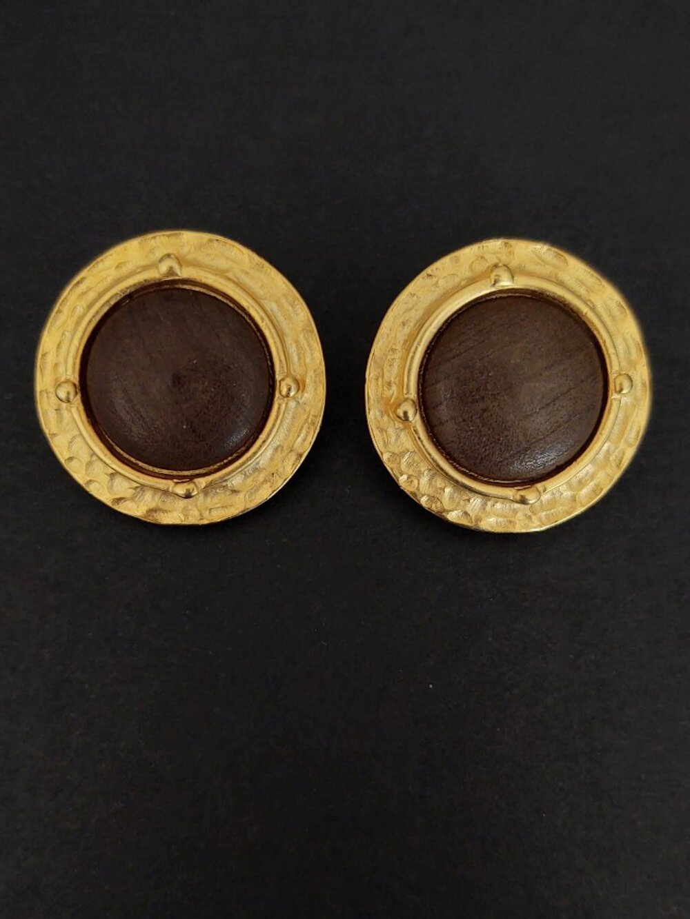 Vintage 80's gold and faux wood round clip on earrings